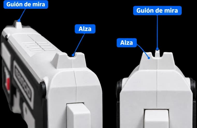 La mira del cañón de la MANCO: el alza atrás y el guión adelante.